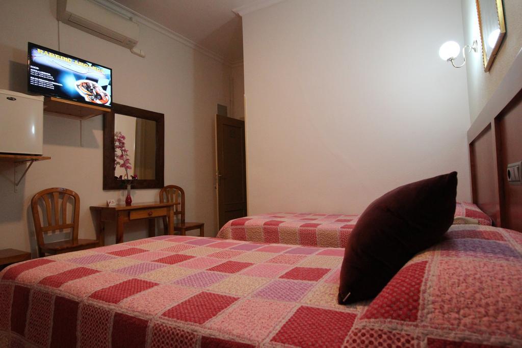 Hostal Greco Gran Via Madrid Exterior photo