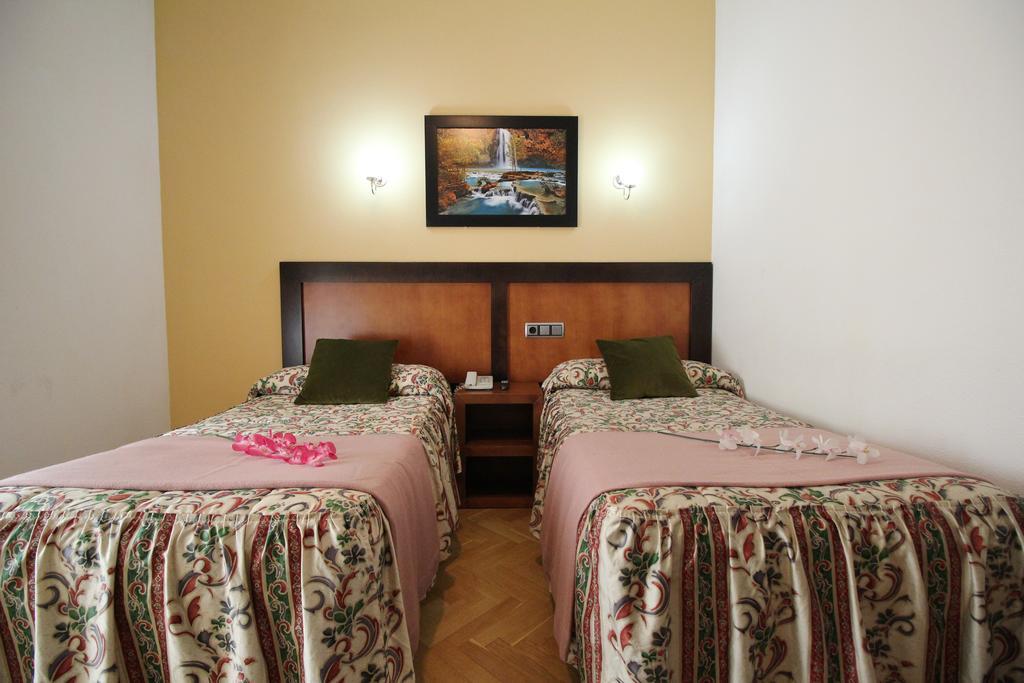 Hostal Greco Gran Via Madrid Exterior photo