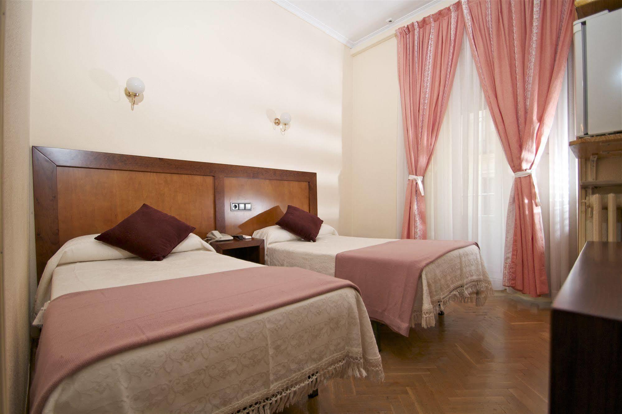 Hostal Greco Gran Via Madrid Exterior photo
