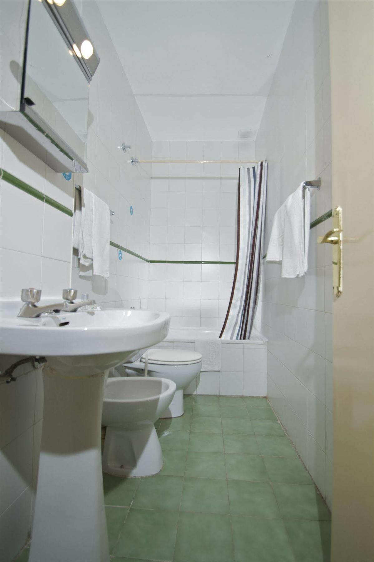 Hostal Greco Gran Via Madrid Exterior photo